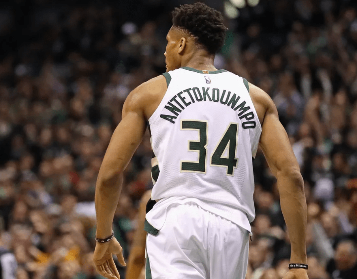 泰晤士：维拉对阵马卡比期间，将有700名警察参与安保行动（泰晤士报：维拉战马卡比将出动700名警察执行安保任务）