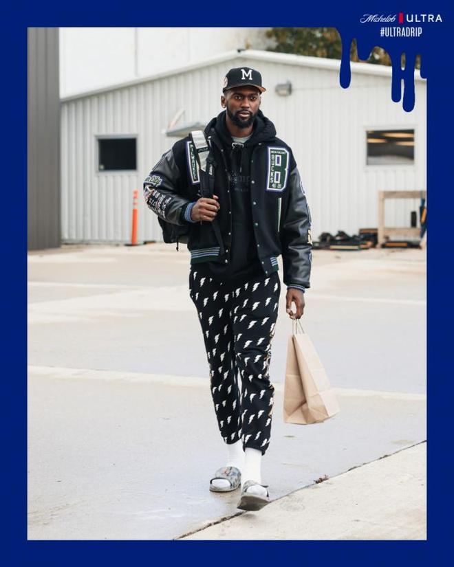 比赛集锦：利雅得胜利4-1赛哈特海湾，C罗献精彩倒钩（C罗倒钩闪耀，利雅得胜利4-1大胜赛哈特海湾｜比赛集锦）