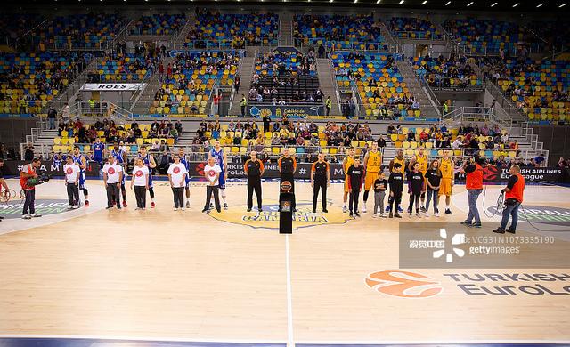 阿斯：即使巴萨最后两轮欧冠全胜，也大概率要去踢附加赛（阿斯报：即便巴萨余下两场欧冠全胜，仍大概率要打附加赛）