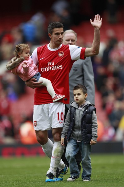 媒体人：戴琳对母亲经常辱骂，母亲借钱&打工帮戴琳还债（媒体人称戴琳常对母亲出言辱骂，母亲为替其还债四处借钱打工）