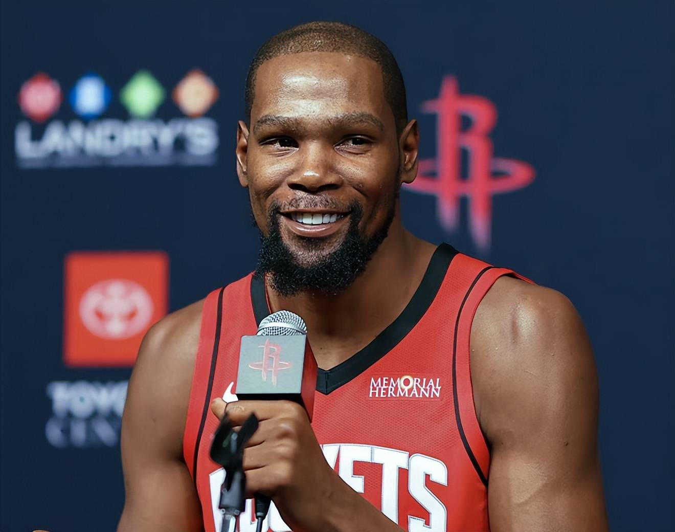 主场揭幕战，3人得分上双！（主场首战，三人得分上双！）