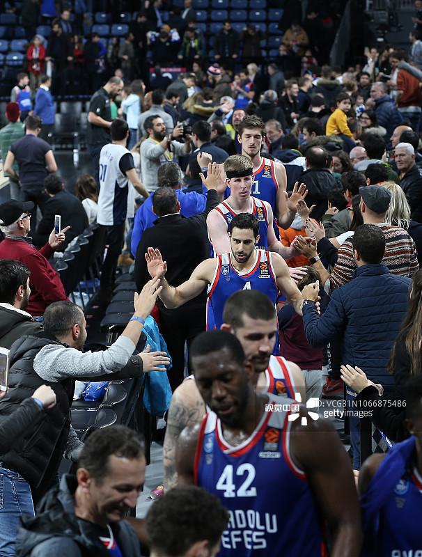 圣保罗官方：奥斯卡已于今日出院，他被确诊为血管迷走性晕厥（圣保罗官宣：奥斯卡今日出院，确诊血管迷走性晕厥）