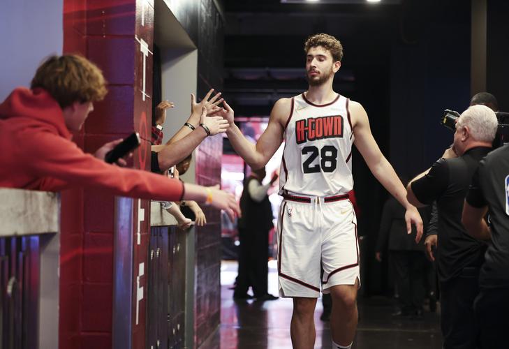 热刺新星轰出世界波（热刺小将轰出惊艳世界波）