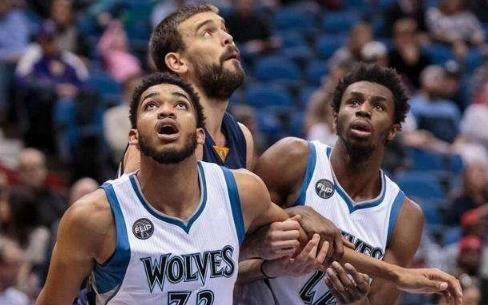 八年没在费城赢过了！湖人客场对阵76人已经遭遇了七连败（湖人近八年客战费城未尝胜绩，对76人惨遭七连败）