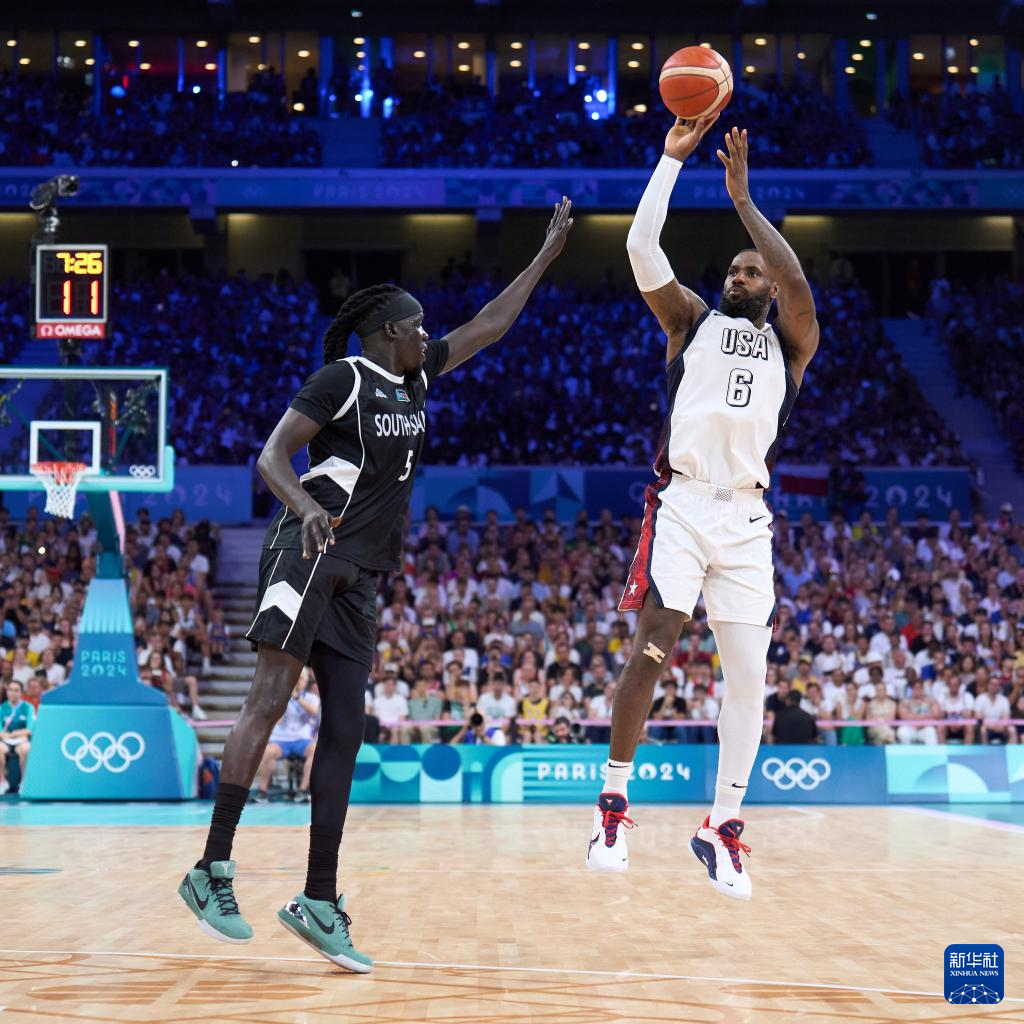 媒体人：改成40分钟真挺好 催生爆冷机会 比赛打花大家也能早下班（媒体人：40分钟赛制更佳，冷门更易出现，打花还能早下班）