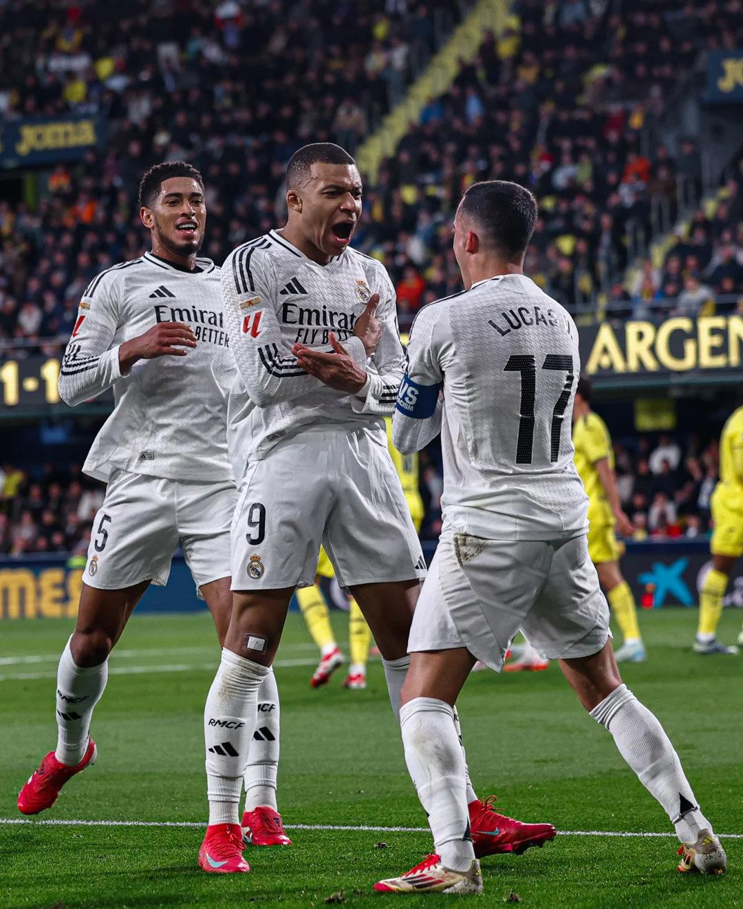 阿姆斯特丹市长：已对阿贾克斯球场燃放烟花一事展开调查（阿姆斯特丹市长宣布启动对阿贾克斯球场烟花事件的调查）