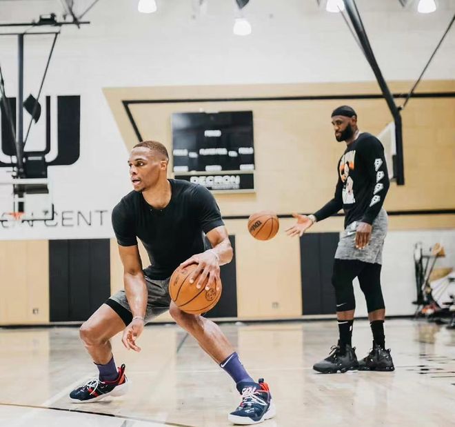 2025上海明日之星冠军杯足球赛圆满落幕，颁奖仪式进行（2025上海明日之星冠军杯足球赛圆满收官，颁奖典礼隆重举行）