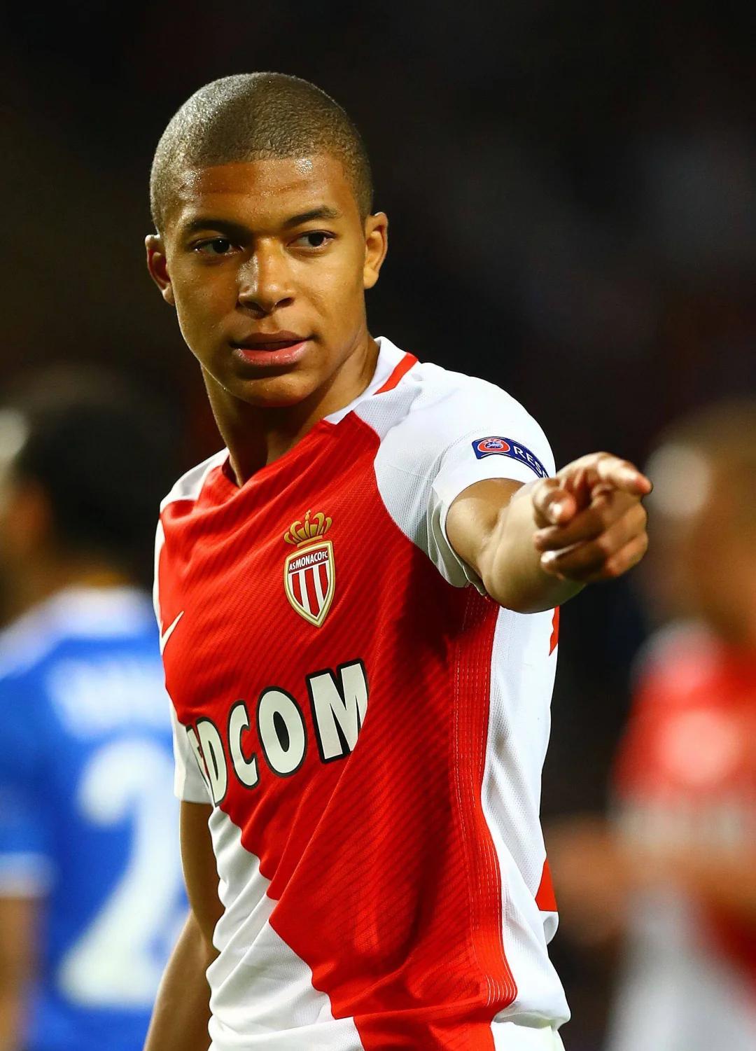 格罗索：停止与2006年国家队比较，年轻球员要重建意大利足球（格罗索：别再和2006年国家队比较，意大利足球重建要靠年轻球员）