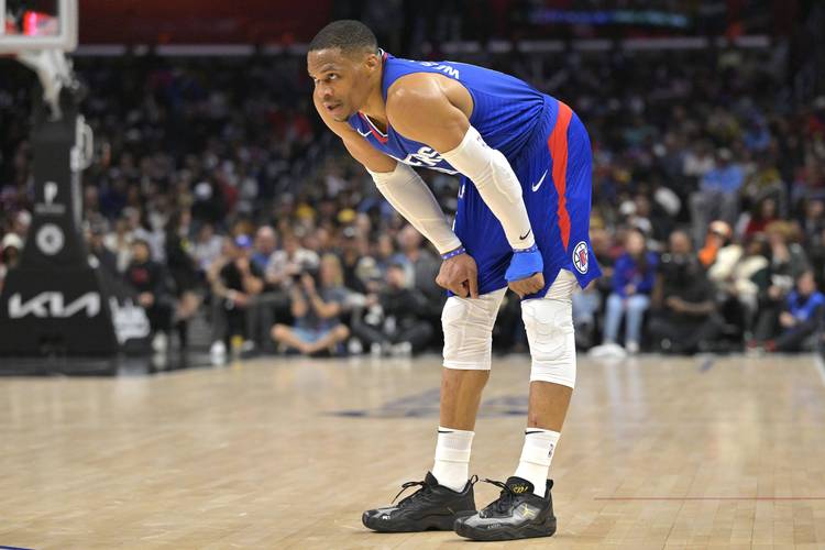 每体：孔德提前退出巴萨今日训练，出战塞尔塔成疑（每体：孔德今日巴萨训练提前离场，出战塞尔塔存疑）