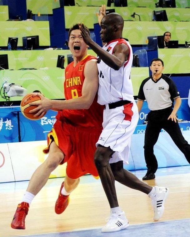 NBA球员数据统计：助攻、得分、篮板排行,（NBA球员数据榜：得分、助攻、篮板排行榜）