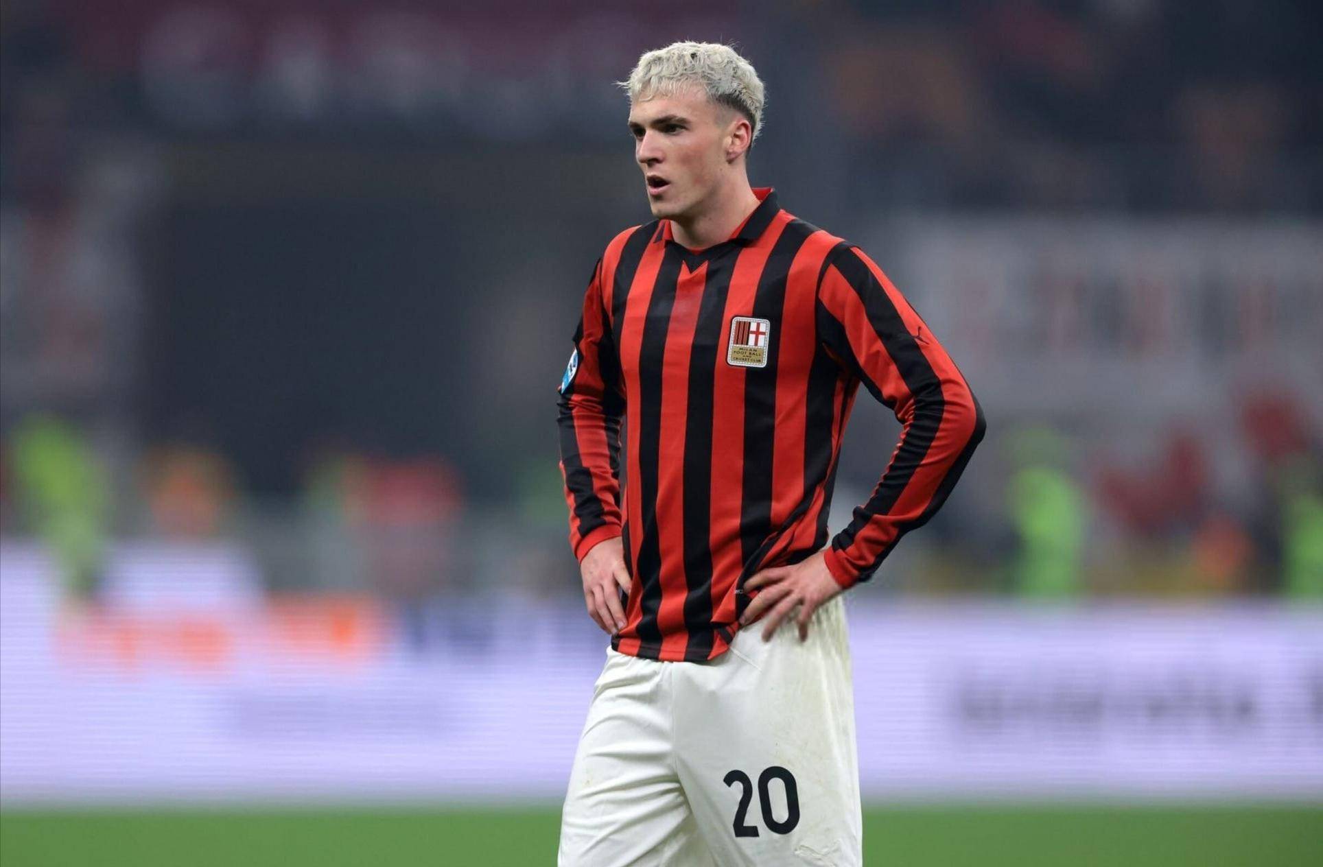 阿森纳欧冠小组／联赛阶段取得10连胜，仅次于拜仁和利物浦（阿森纳欧冠小组赛及联赛阶段豪取10连胜，位列拜仁、利物浦之后）