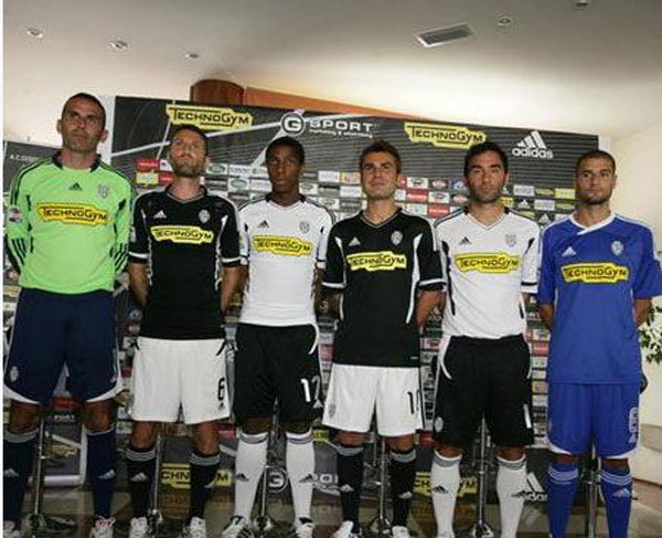 TA：利物浦的埃利奥特需要做出改变，德甲或许是完美之选（TA：利物浦埃利奥特亟需改变，德甲或为最佳选择）