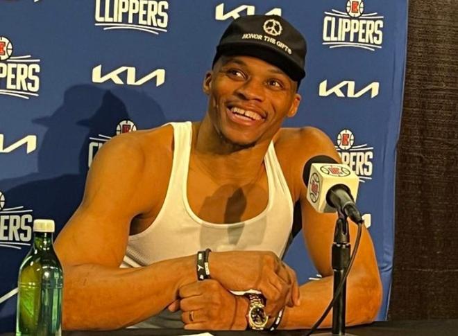 哈登与杜兰特：篮球场上的天赋对决（哈登VS杜兰特：球场上的天赋之战）