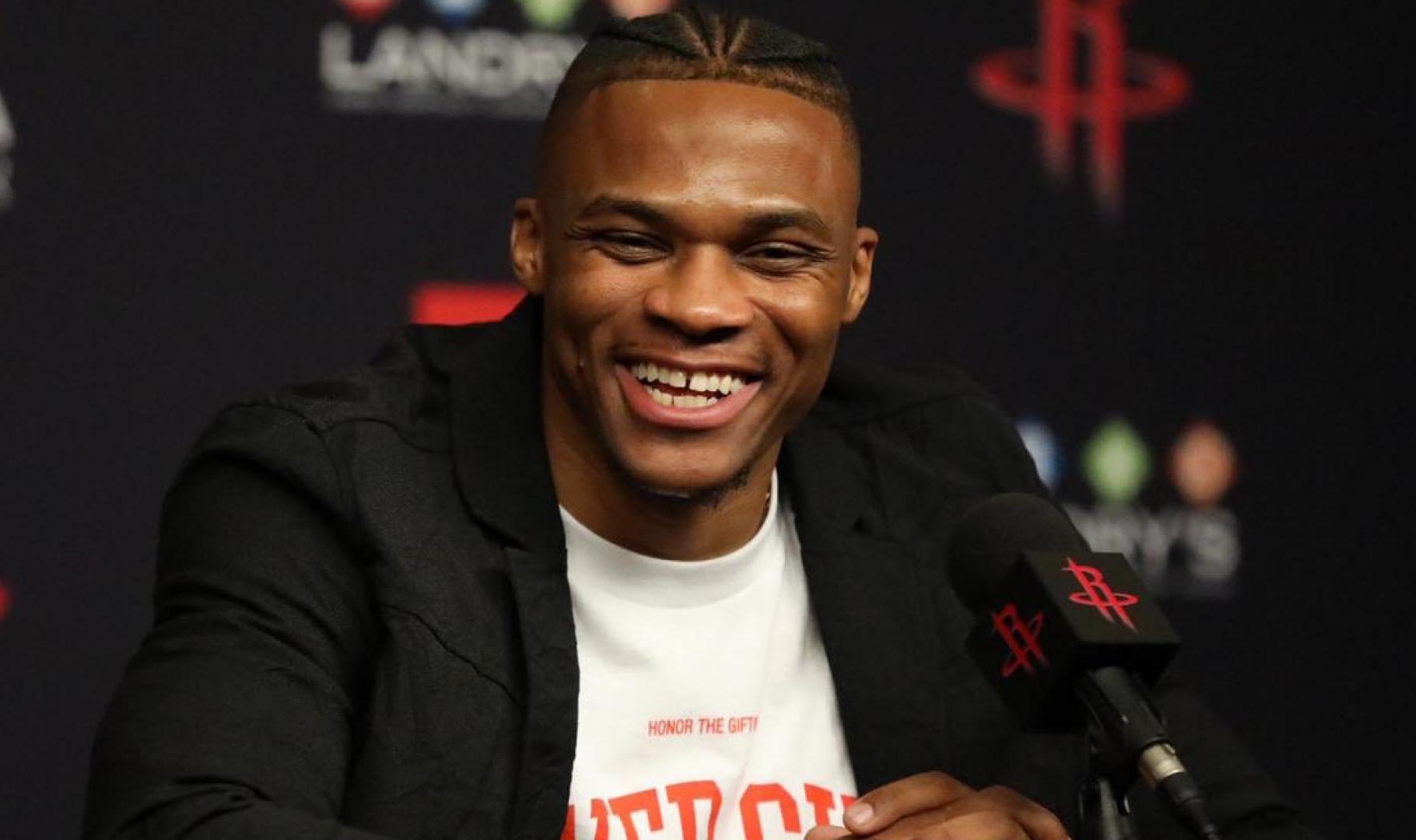 齐发力！半场萨姆纳10中6轰18分3助 萨林杰6中3砍14分8板3助（双核齐爆发！半场萨姆纳10投6中拿下18分3助，萨林杰6投3中贡献14分8板3助）