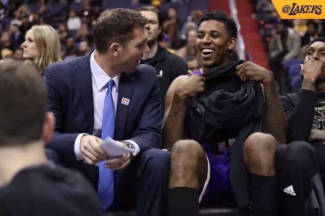 相差7.2公里，曼城全队跑动119公里，皇马跑动111.8公里（曼城全队跑动119公里领先皇马111.8公里，差距7.2公里）