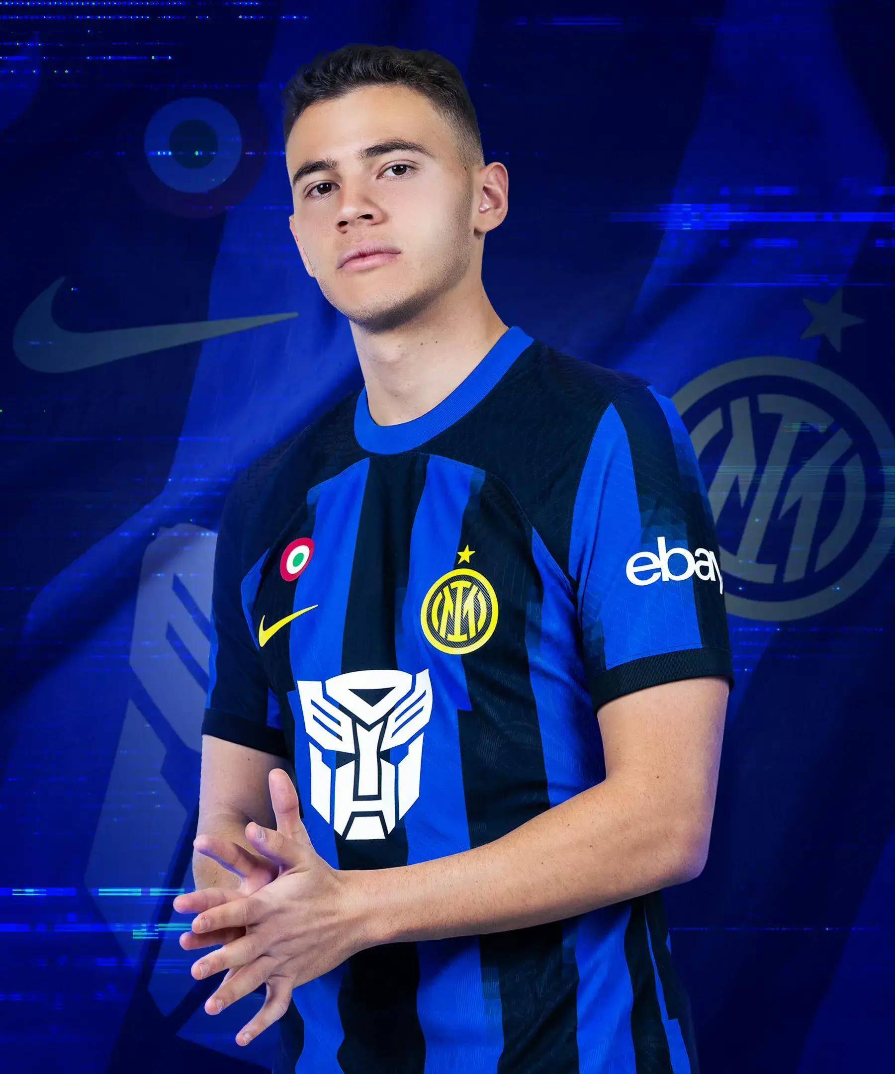 开局平推！佩雷拉1分20秒TKO安卡拉耶夫，重夺轻重量级世界冠军（1分20秒速胜！佩雷拉TKO安卡拉耶夫，重登轻重量级王座）