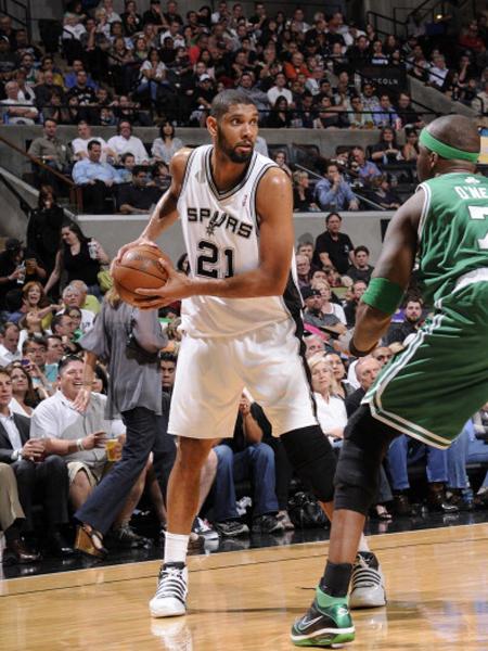 张庆鹏：北控细节处理还需进步，40分钟的比赛需更加默契（张庆鹏：北控在细节上仍有提升空间，整场40分钟需提升默契）