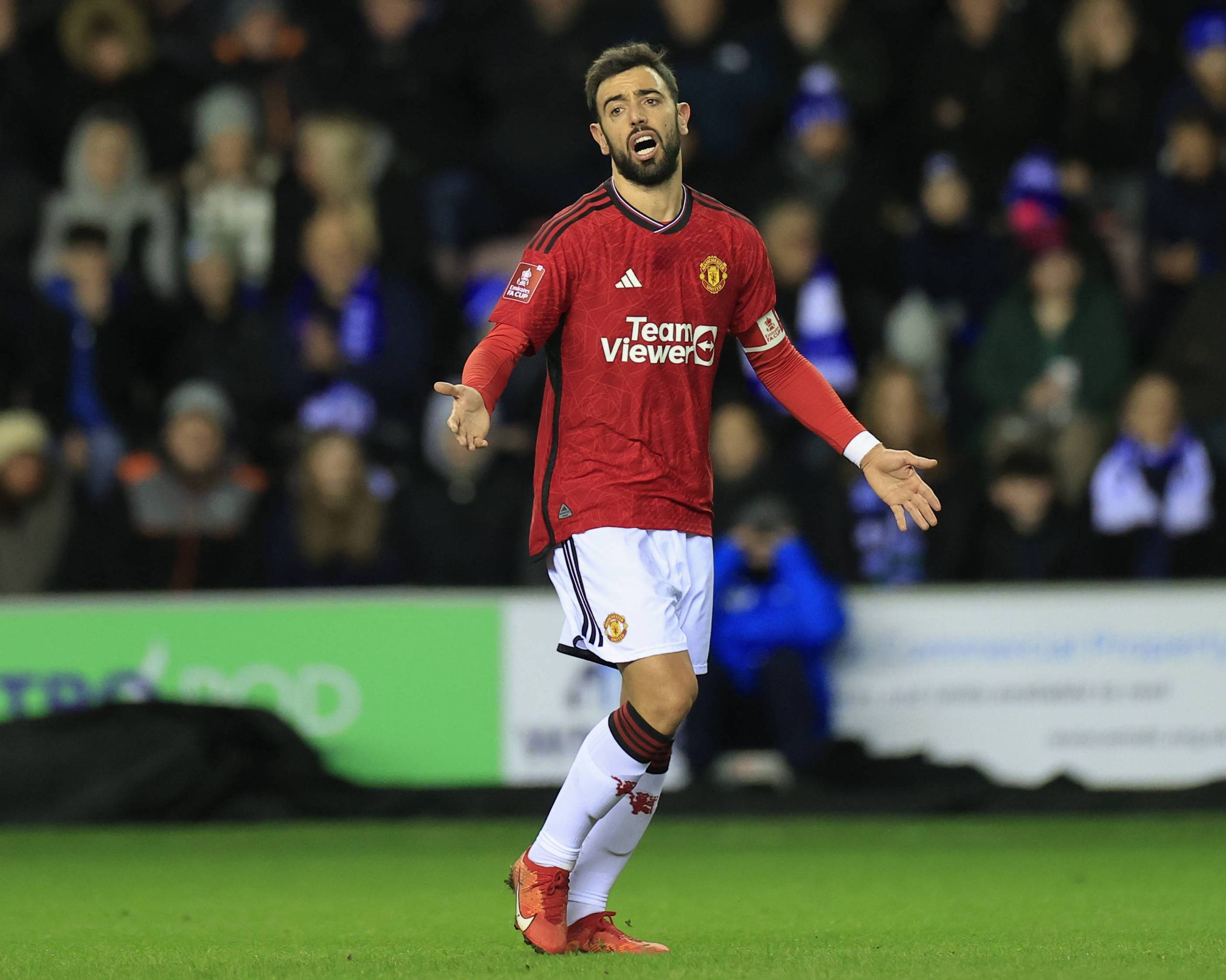 明天15：30主场收官，和传奇队长弗兰克说再见（明日15：30主场谢幕，与传奇队长弗兰克告别）