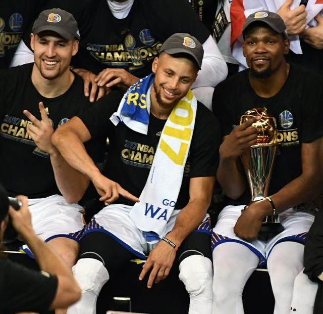 尼克斯重新找回主场气势（尼克斯再现主场统治力）