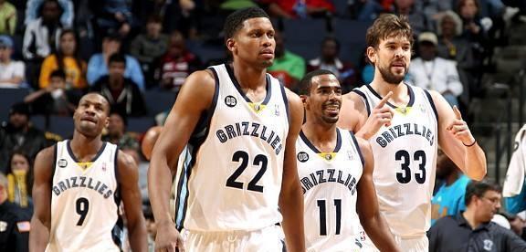 比萨vs克雷莫内塞：夸德拉多、恩佐拉首发，瓦尔迪、米卡伊尔-法耶出战（比萨迎战克雷莫内塞：夸德拉多、恩佐拉先发，瓦尔迪携米卡伊尔-法耶出战）