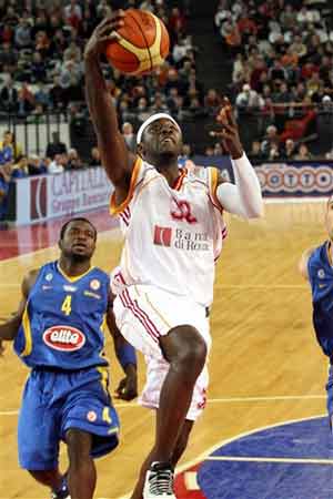 罗伊斯：我会建议布兰特留在多特；可以看出他正在找回状态（罗伊斯建议布兰特继续留在多特：他的状态正在回升）