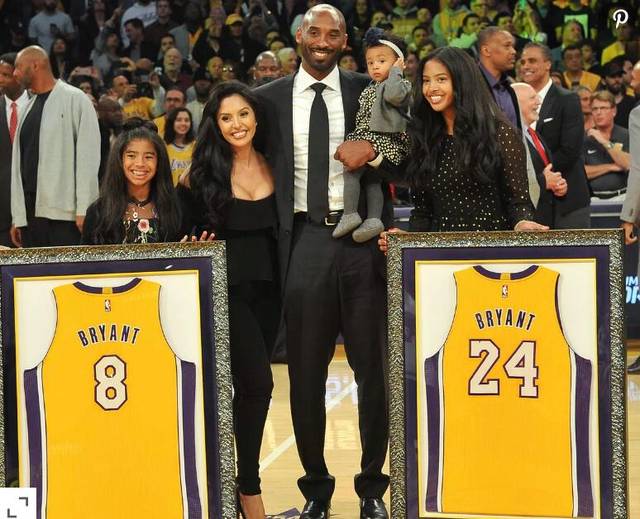 中甲冠军辽宁铁人队在沈阳故宫拍全家福：致敬历史，开启未来（辽宁铁人中甲冠军队在沈阳故宫合影：致敬历史，迈向新程）