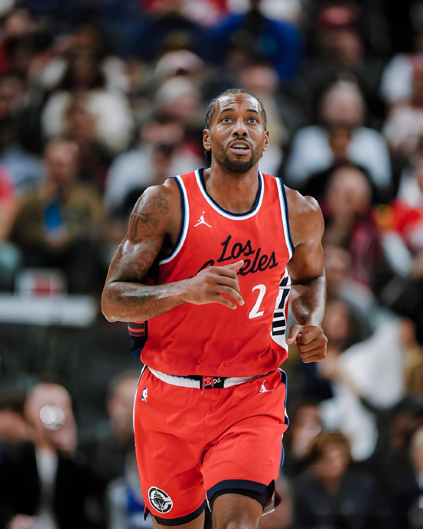 西媒：皇马10名后卫伤了6人，3天后就要对阵曼城（西媒：皇马后防线10人有6人伤停，三天后将迎战曼城）