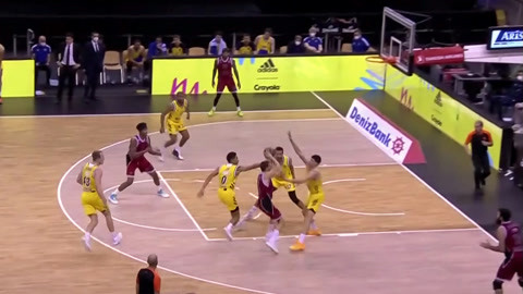 苏媒：泰州一所中学将“苏超”解说金句设为了课间铃声（江苏媒体：泰州某中学把“苏超”解说金句设为课间铃声）